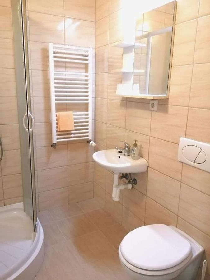 Lesni Restaurace Harrachovka Hotell Tábor Exteriör bild