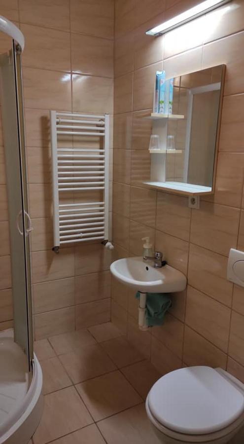 Lesni Restaurace Harrachovka Hotell Tábor Exteriör bild